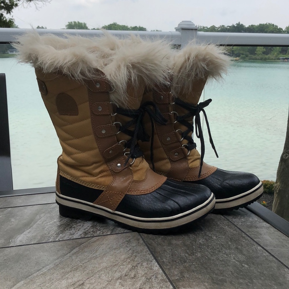 Women’s size 5 Sorel boots EUC